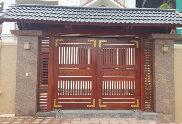 cổng nhà cho gia chủ mạng Hỏa