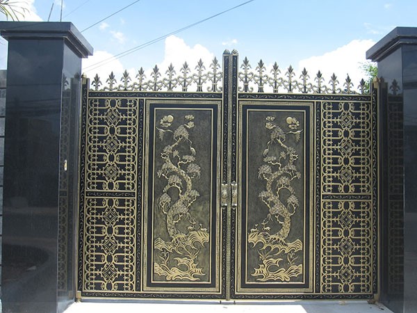 Cổng biệt thự đẹp cho gia chủ mạng Thủy .